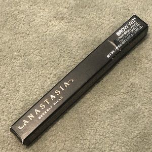 Sold. Anastasia Beverly Hills Brow Wiz Soft Brown - NEW